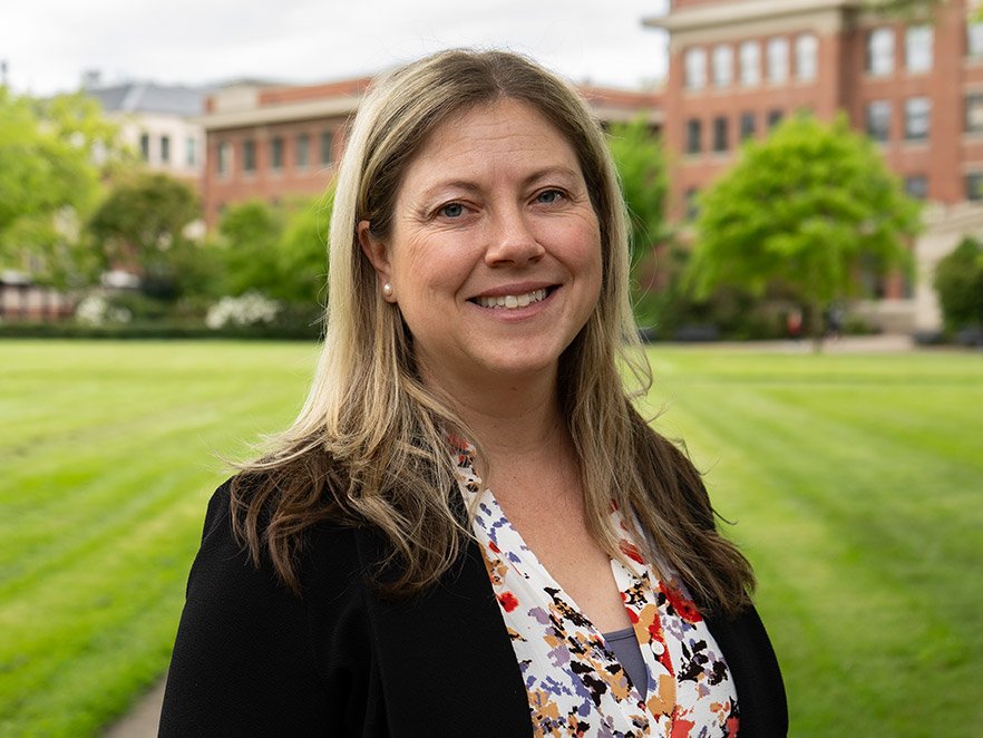 Molly Burke smiling in the OSU Library Quad