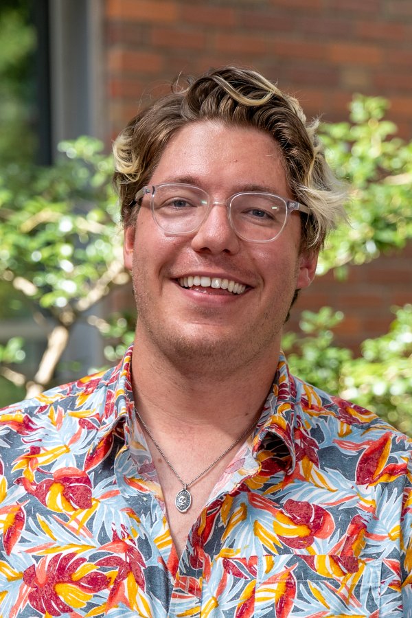 headshot of Eric Cole