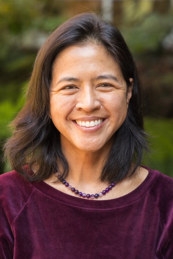 head shot of Hathai Sangsupan