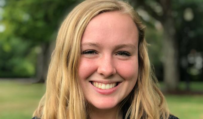 Peer advisor Madeline Bloom