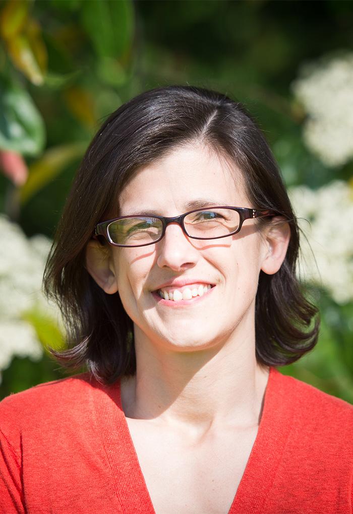 Portrait photo of Elaine Cozzi