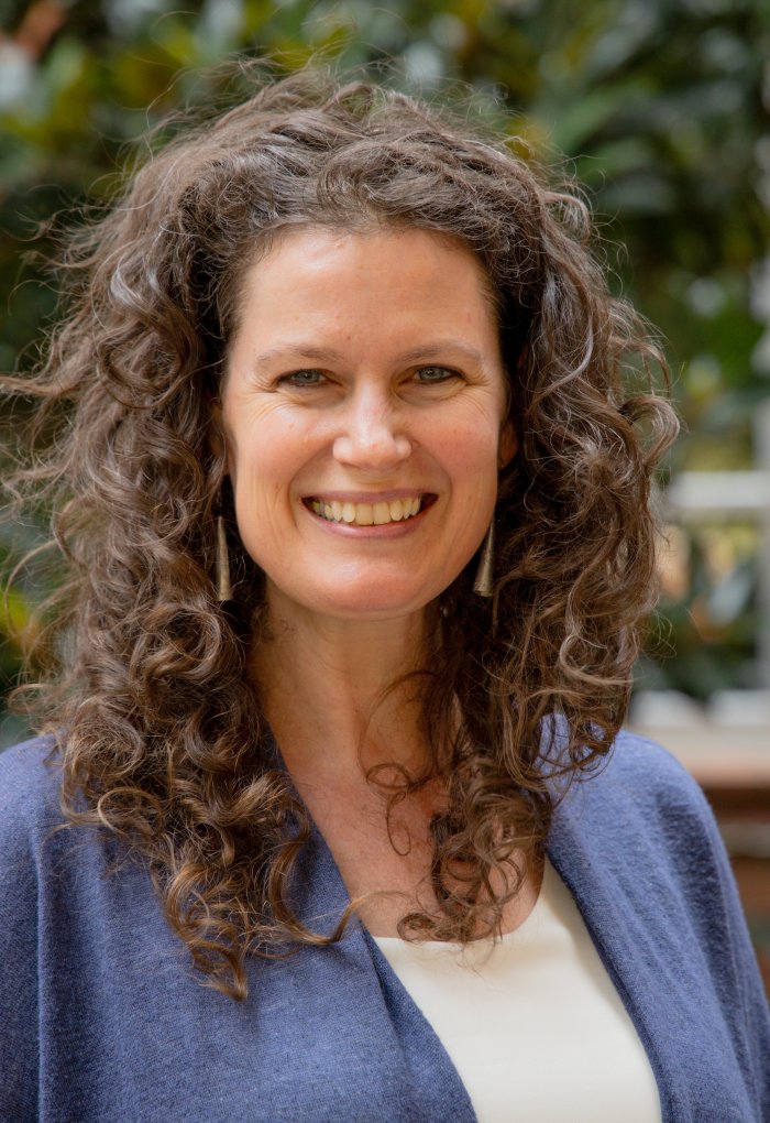 head shot of Kirsten Grorud-Colvert