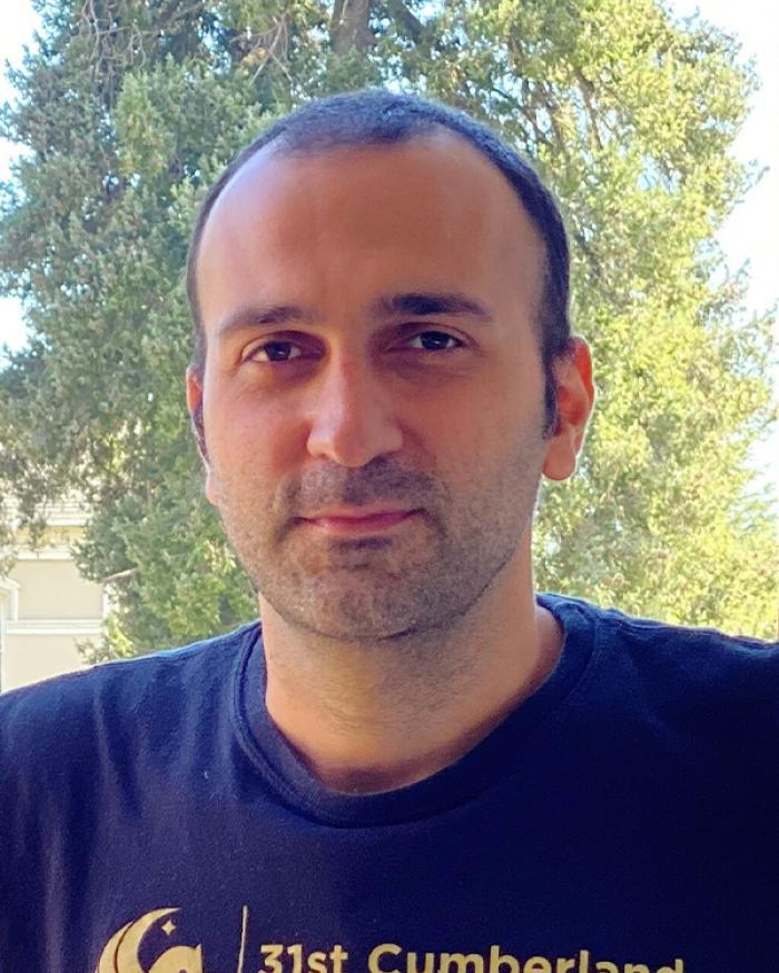 Portrait photo of Farid Bouya