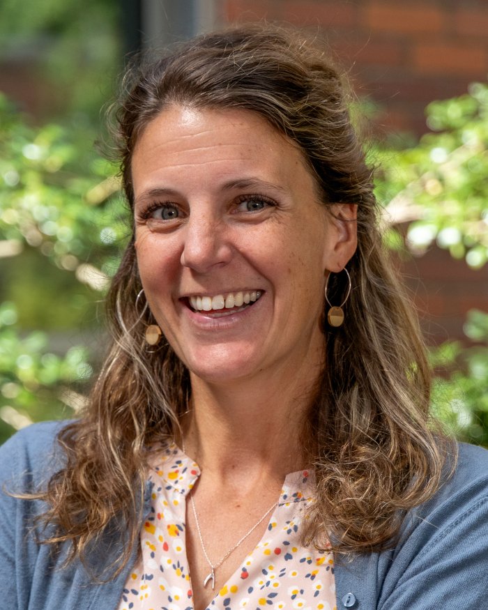 headshot of Lindsay Biga