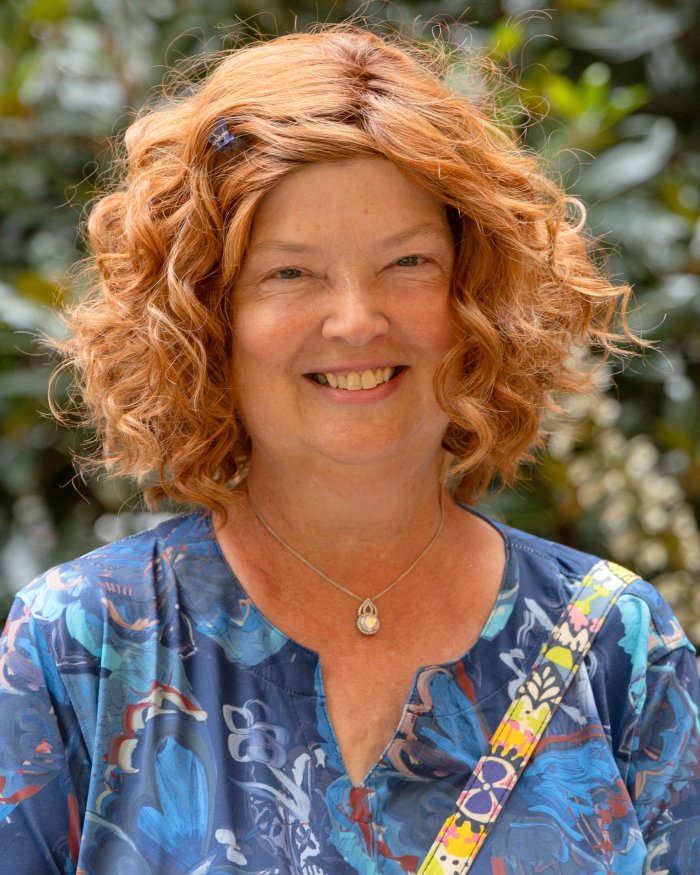 head shot of Lesley Blair